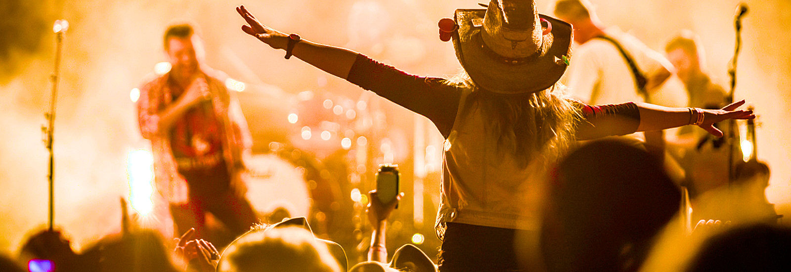 Country Music Concerts in Orlando Florida - Country Band playing for crowd.